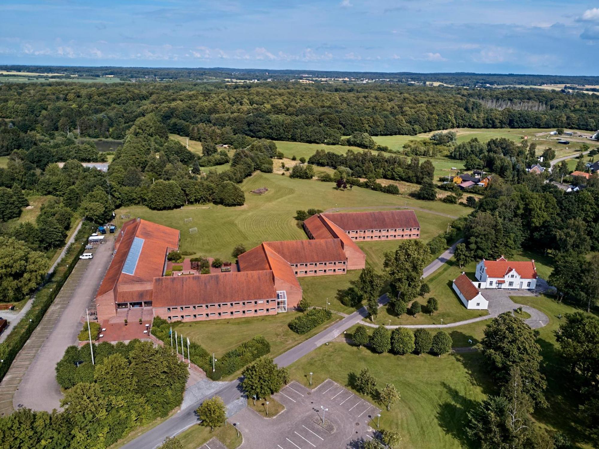 Bymose Hegn Hotel & Kursuscenter Helsinge エクステリア 写真